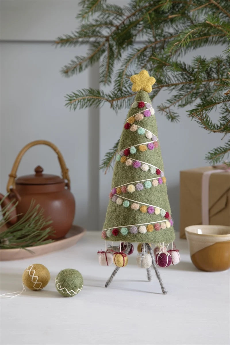 En Gry & Sif Big Christmas Tree w Garland