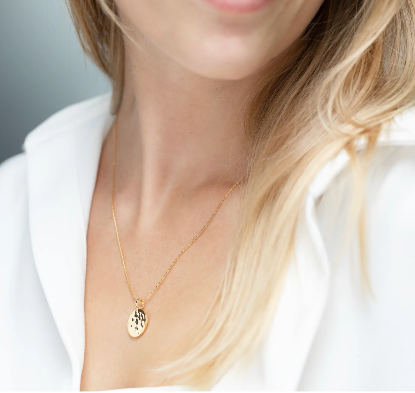 Agonda Large Hammered Pendant Gold