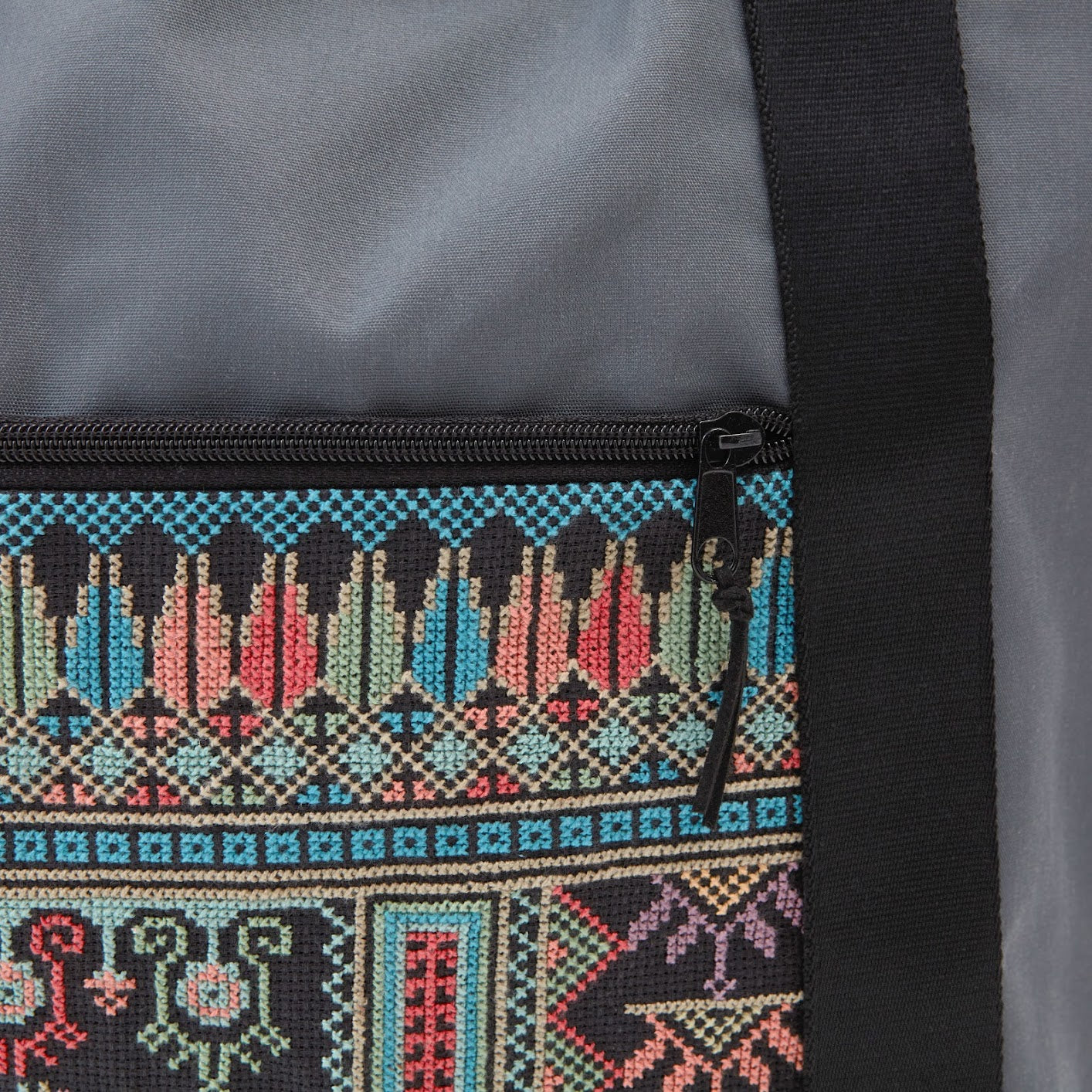 Tribalogy Travel Bag Grey - second image