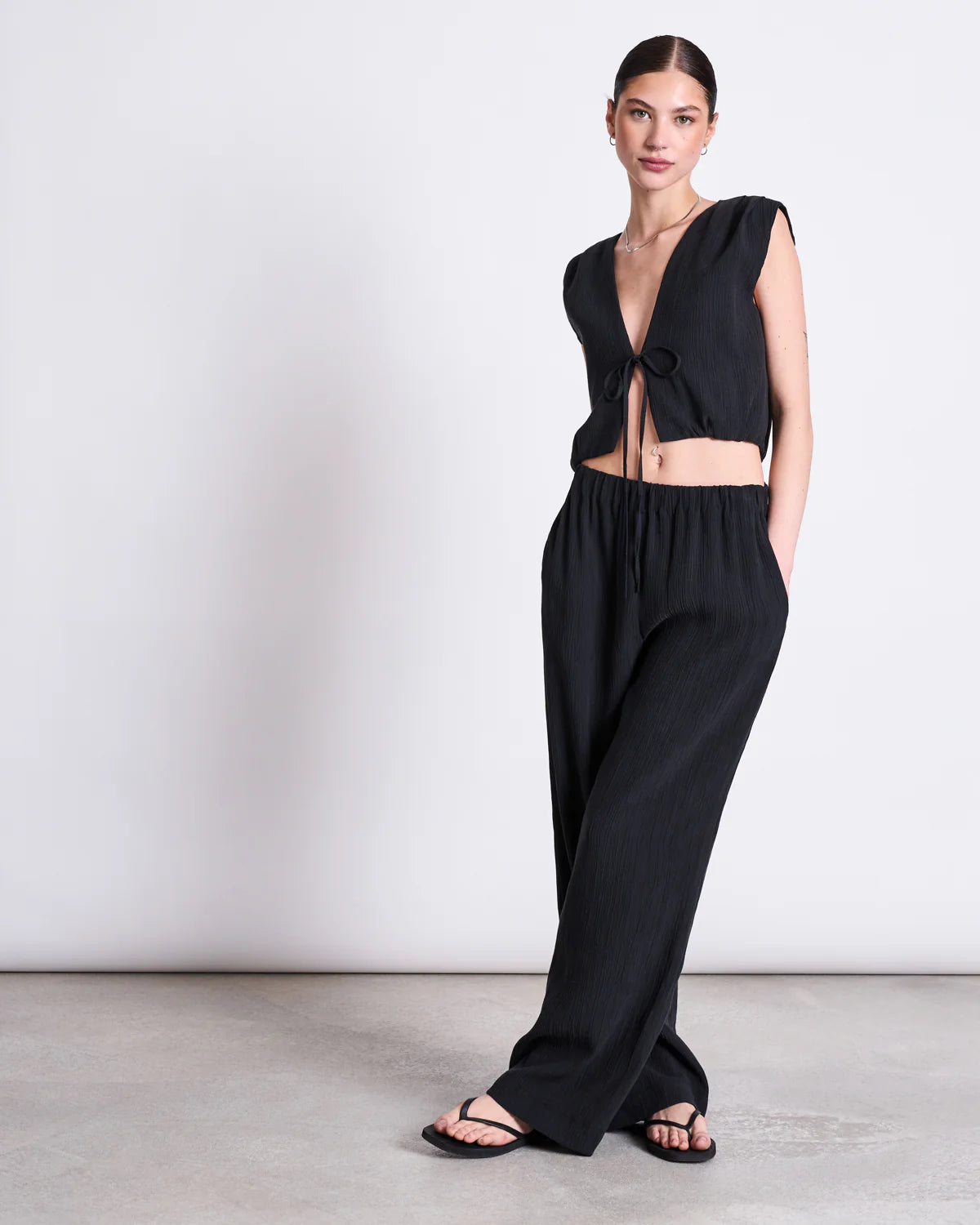 Stroget Crinkle Tie Top - Black