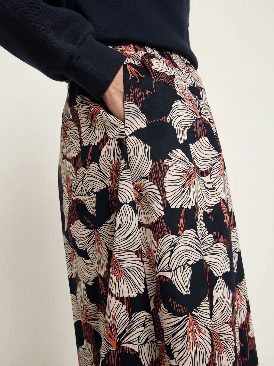 Print Bloom Skirt Onyx