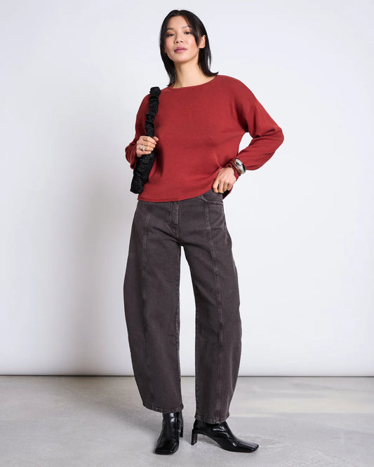 Williamsburg Light Knit Jumper Mid Red.
