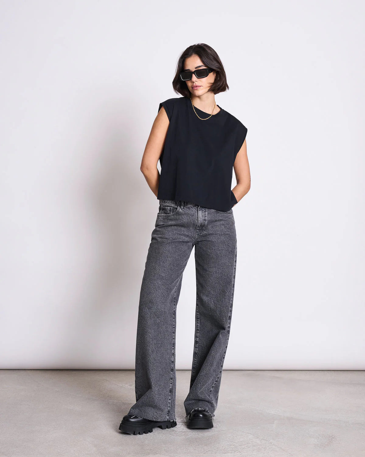 Jan N June - OVAR T-shirt - Black