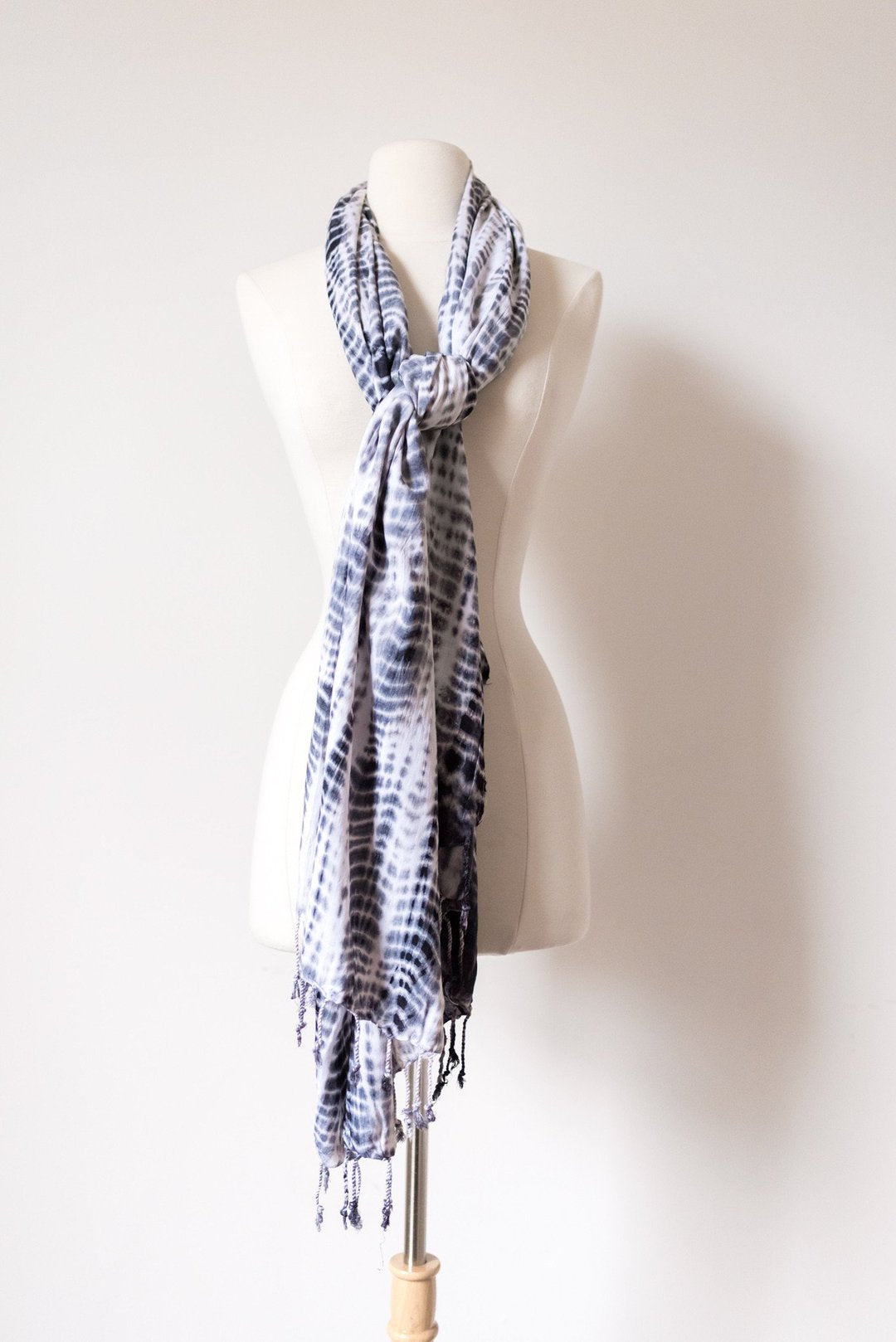 Angie Scarf Black & White - second image